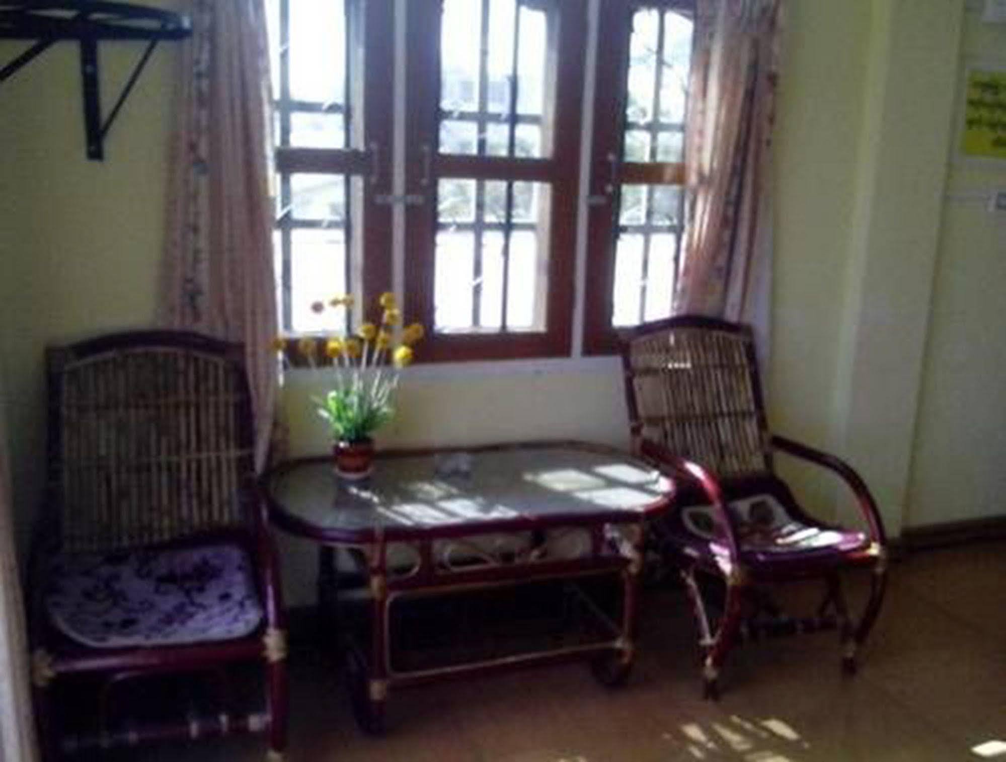 Royal Flower Guest House Pyin Oo Lwin Exteriör bild